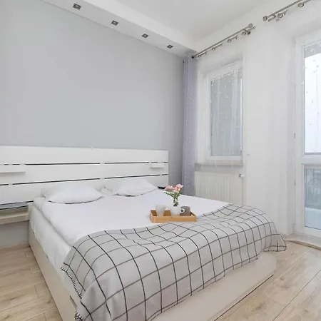 Daire Air-conditioned Two Bedroom Family By Renters Krakow