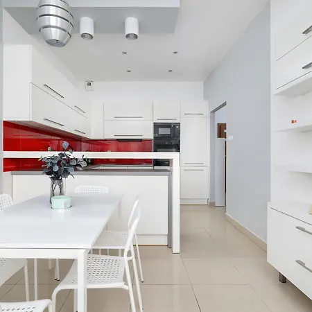 Air-conditioned Two Bedroom Family By Renters Daire