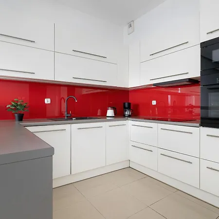 Air-conditioned Two Bedroom Family By Renters