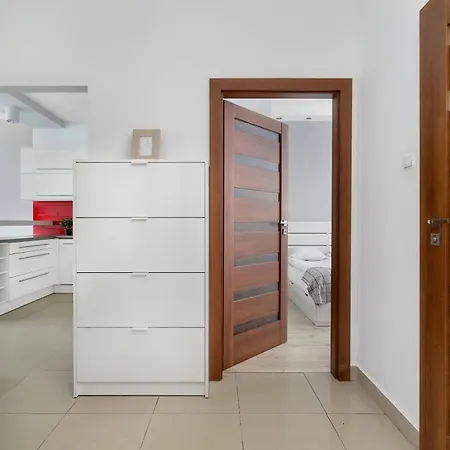 Air-conditioned Two Bedroom Family By Renters *