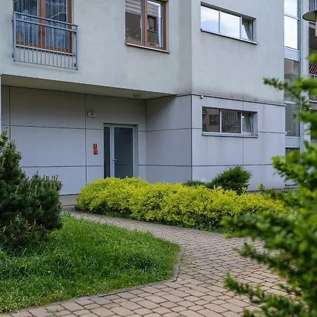 Air-conditioned Two Bedroom Family By Renters